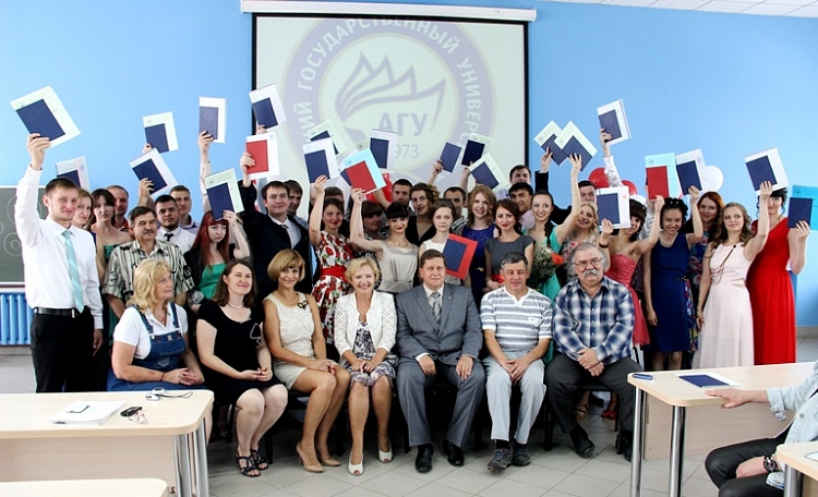 На факультете математики и информационных технологий АлтГУ состоялся юбилейный – 35-й выпуск