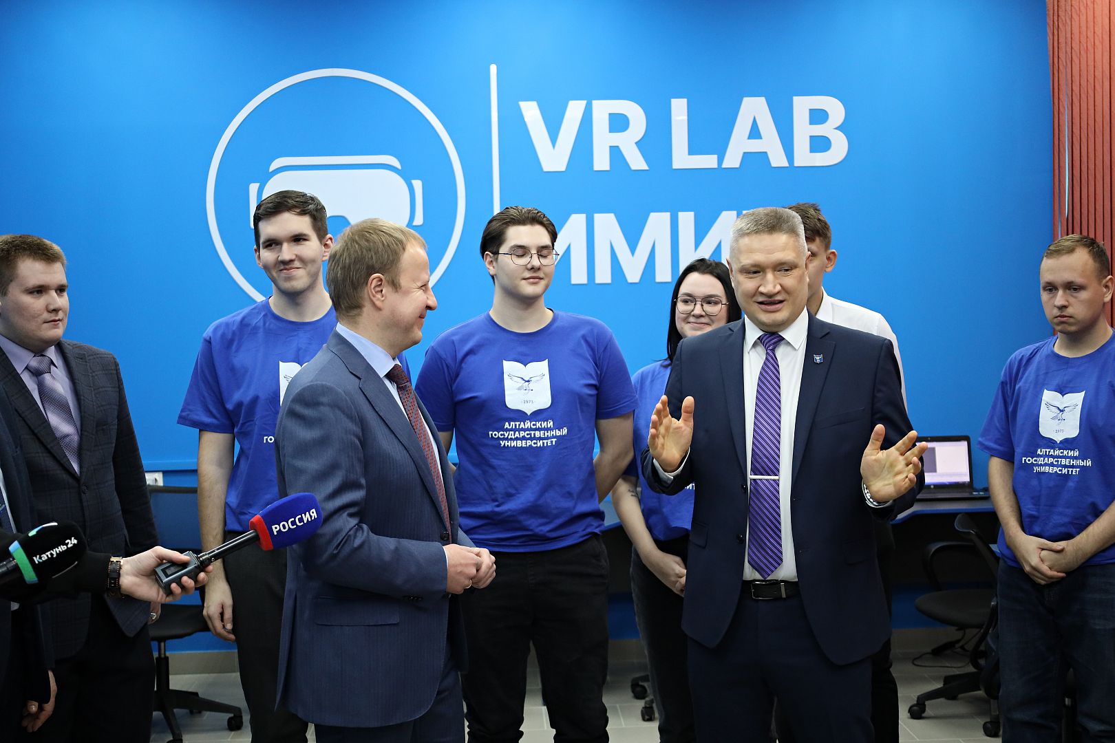 Губернатор Алтайского края Виктор Томенко посетил новую лабораторию ИМИТ